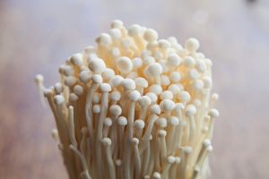 Is it okay to heat it? Enoki mushroom nutrition / efficacy and tips on how to eat[supervised by a registered dietitian]